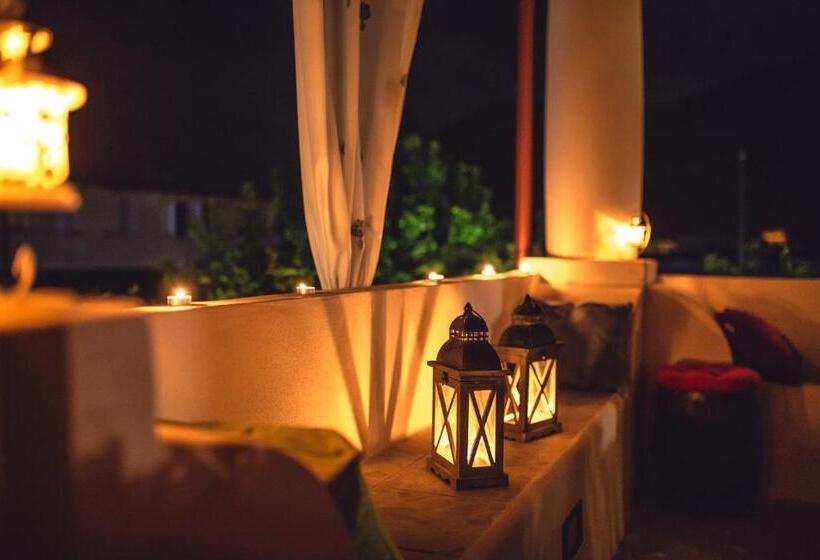 1 Bedroom Deluxe Apartment Sea View, Casa Papiro