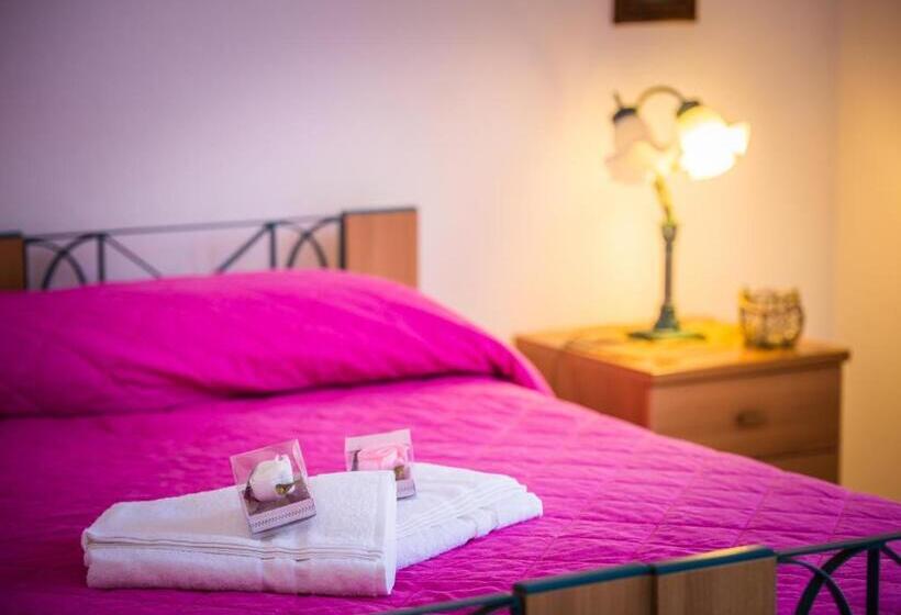 컴포트 트리플 룸, Casa Papiro