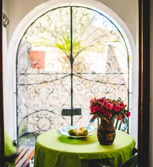 컴포트 트리플 룸, Casa Papiro