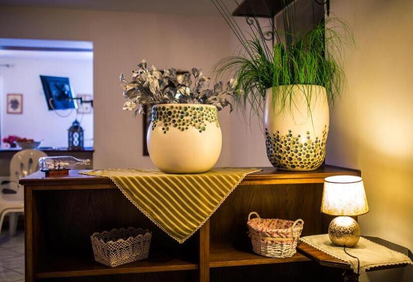 패밀리 아파트, Casa Papiro