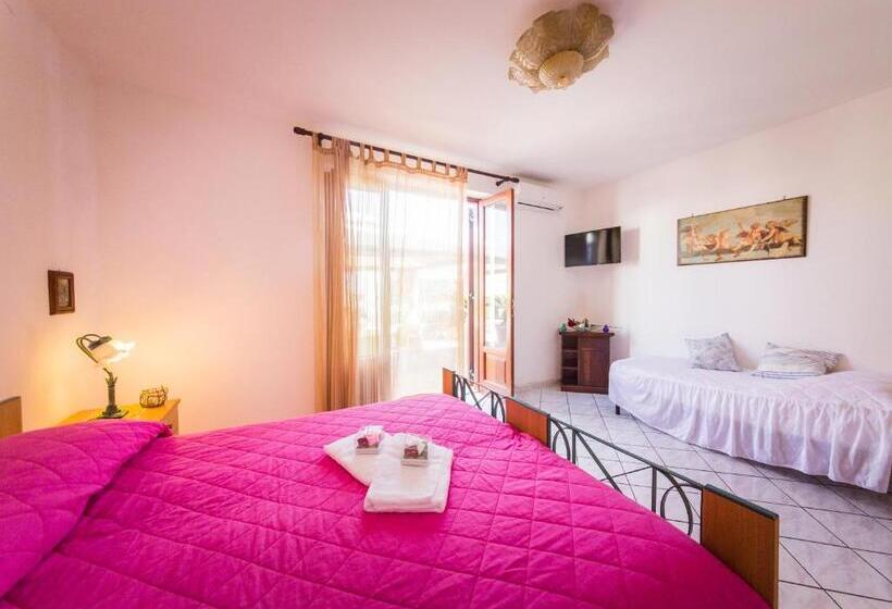 컴포트 트리플 룸, Casa Papiro