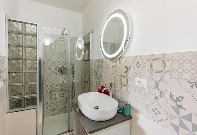 패밀리 아파트, Casa Papiro