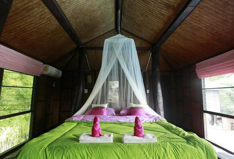 Номер Deluxe Вид на Бассейн, Banyen Villa