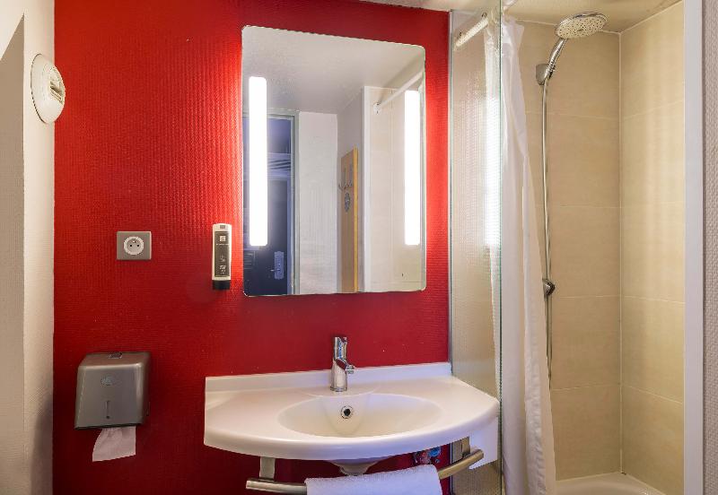 غرفة قياسية رباعية, B&b Hotel Angers 1 Beaucouzé