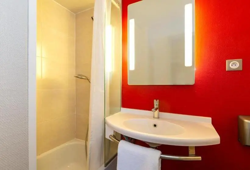 Standard Neljän Hengen Huone, B&b Hotel Angers 1 Beaucouzé