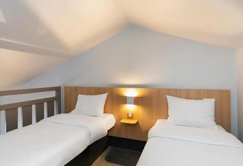 Standard Neljän Hengen Huone, B&b Hotel Angers 1 Beaucouzé