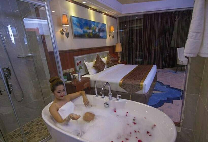 اتاق لوکس, Star World