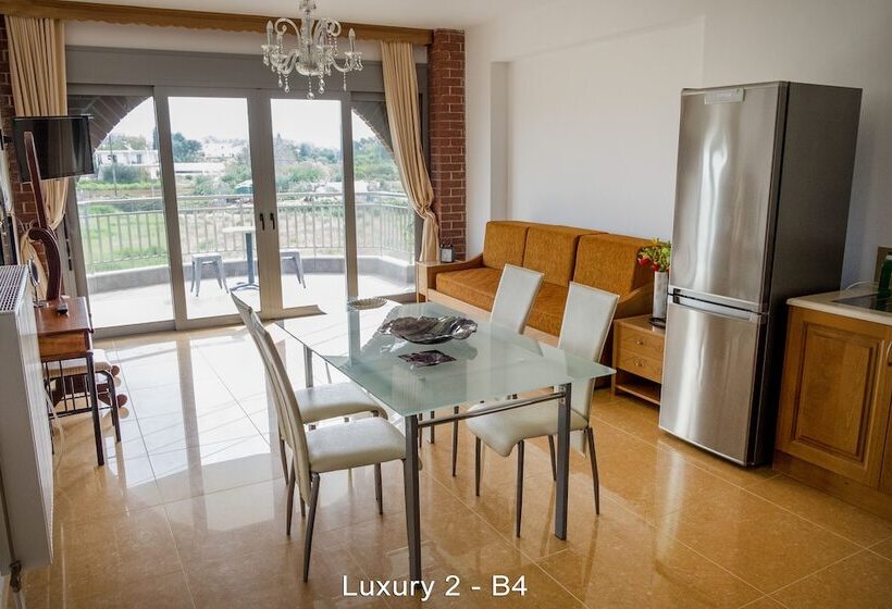 סוויטת דלוקס 3 חדרים, Ionion Star