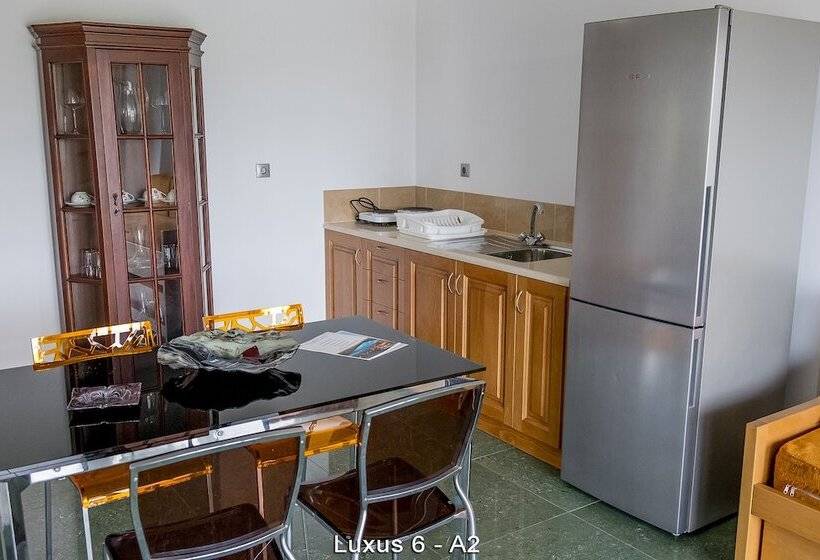 סוויטת דלוקס 3 חדרים, Ionion Star