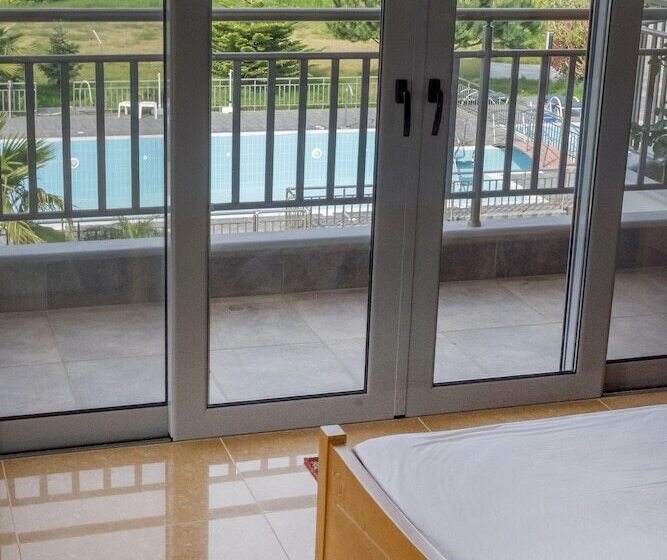 סוויטת דלוקס 3 חדרים, Ionion Star