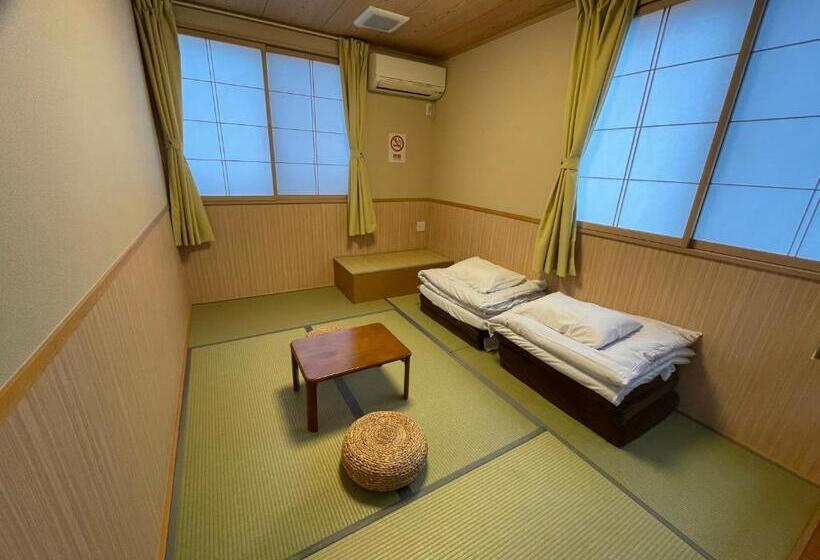 اتاق اکونومی, Guesthouse Oc