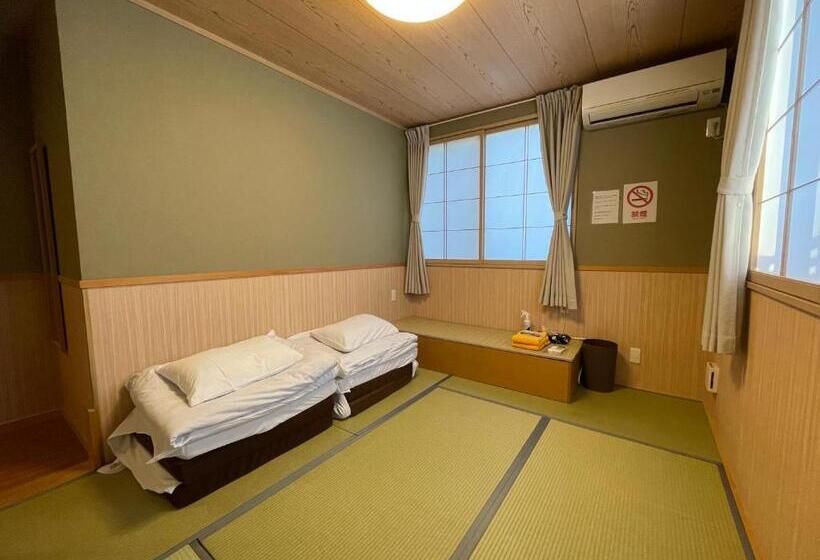 اتاق اکونومی, Guesthouse Oc