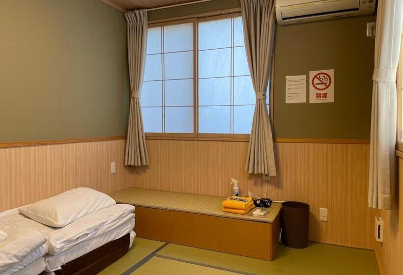 اتاق اکونومی, Guesthouse Oc