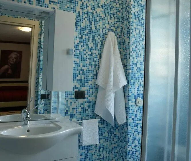 Standard Kolmen Hengen Huone, Merylinn Guest House