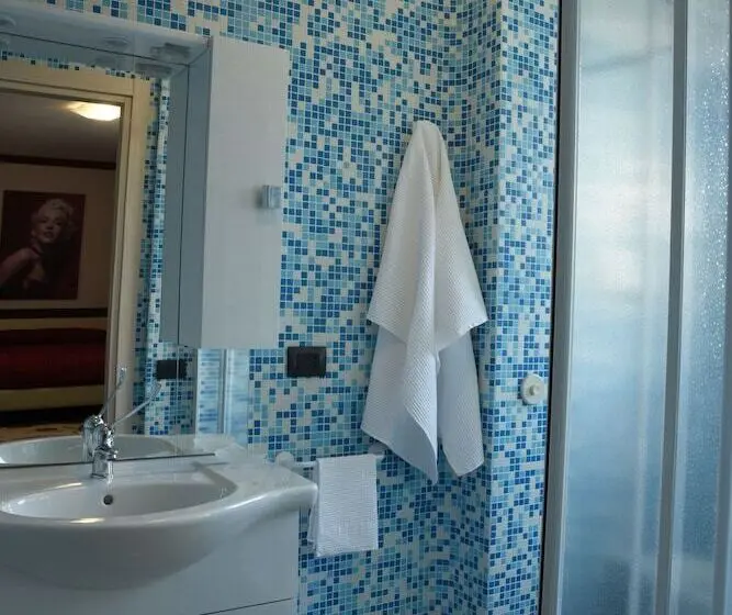 Standard Neljän Hengen Huone, Merylinn Guest House