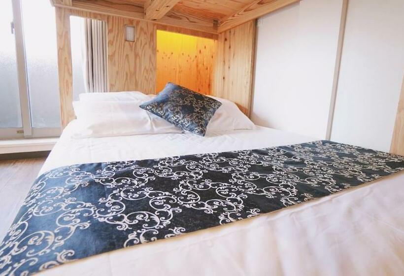 غرفة عائلية, Poly Hostel Osaka