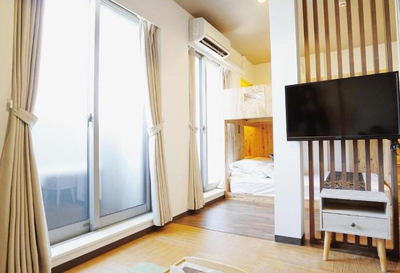 اتاق خانوادگی, Poly Hostel Osaka