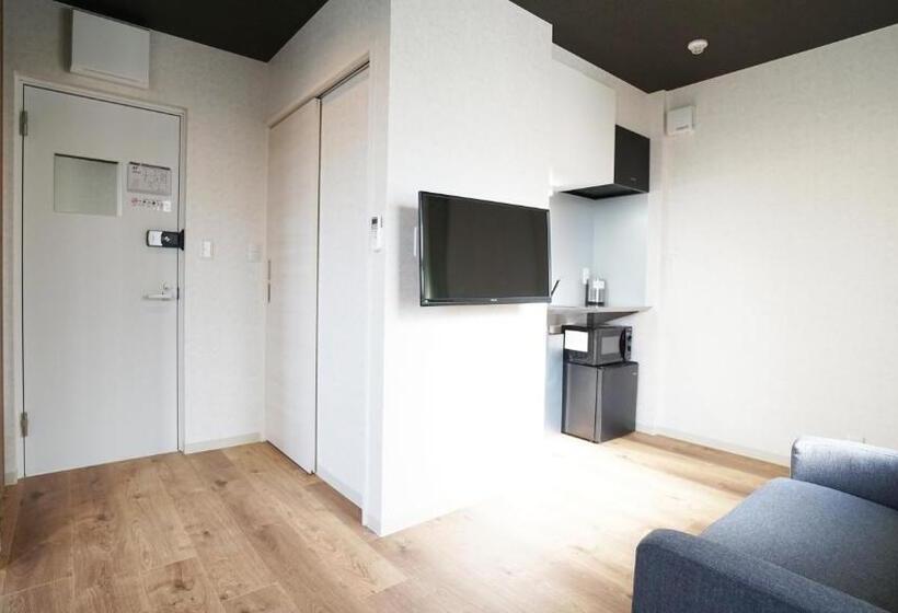 اتاق استاندارد چهار تخته, Poly Hostel Osaka