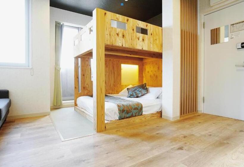 غرفة قياسية رباعية, Poly Hostel Osaka