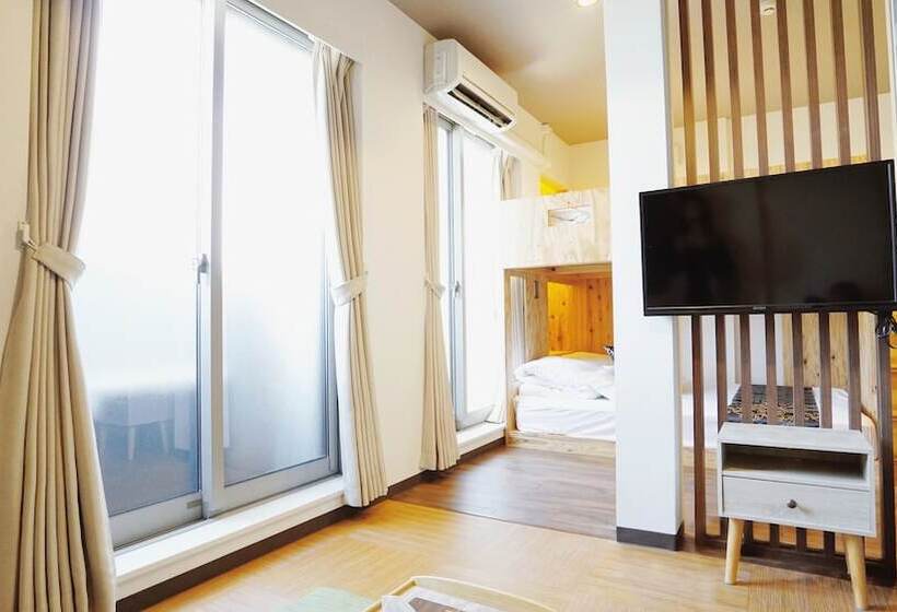 غرفة عائلية, Poly Hostel Osaka