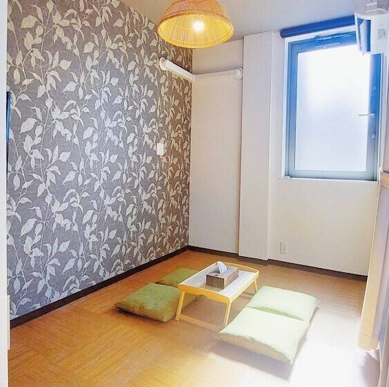 اتاق خانوادگی, Poly Hostel Osaka