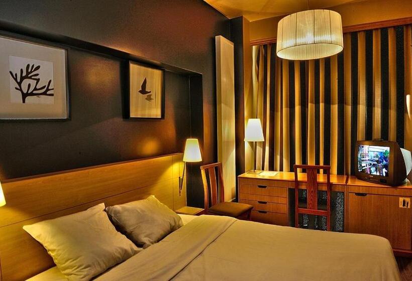 اتاق عادی, Aviation