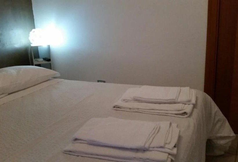 اتاق اکونومی, Residenza Del Turista