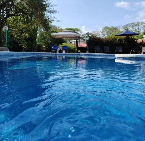 غرفة قياسية ثلاثية مزودة بشرفة, Canto De Ballenas