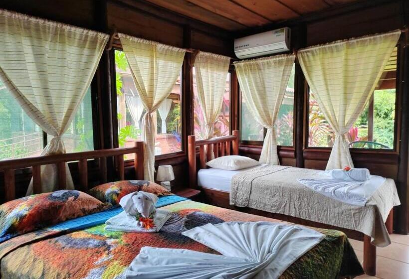 غرفة قياسية رباعية مزودة بشُرفة, Canto De Ballenas