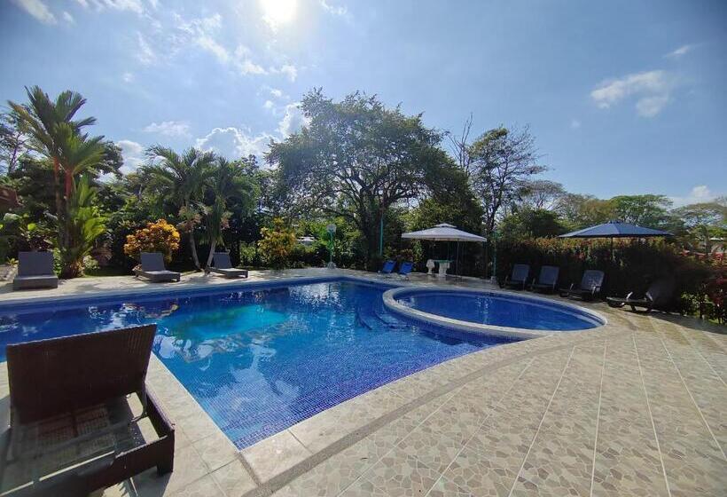 غرفه قياسيه سريرين مزدوجين, Canto De Ballenas