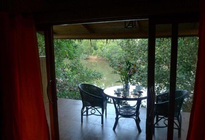 Deluxe люкс с видом на реку, Sok Sabay Resort