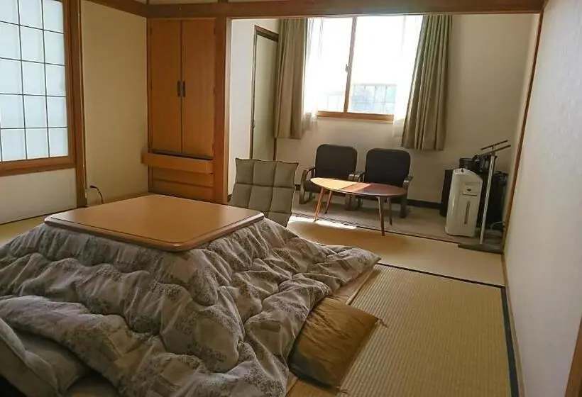 Standard-huone, Togariishi