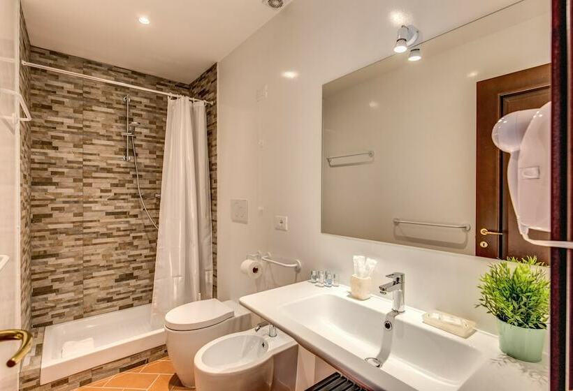 اتاق لوکس چهار تخته, Piccolo Trevi Suites