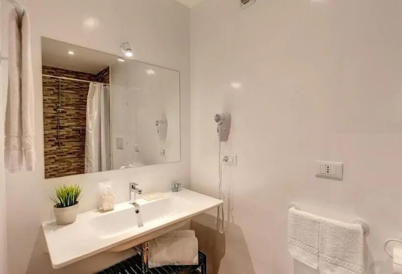 اتاق لوکس سه تخته, Piccolo Trevi Suites