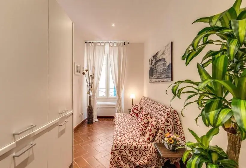 اتاق لوکس چهار تخته, Piccolo Trevi Suites