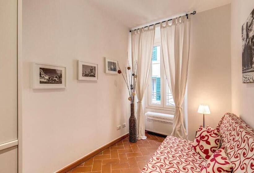 اتاق استاندارد سه نفره, Piccolo Trevi Suites