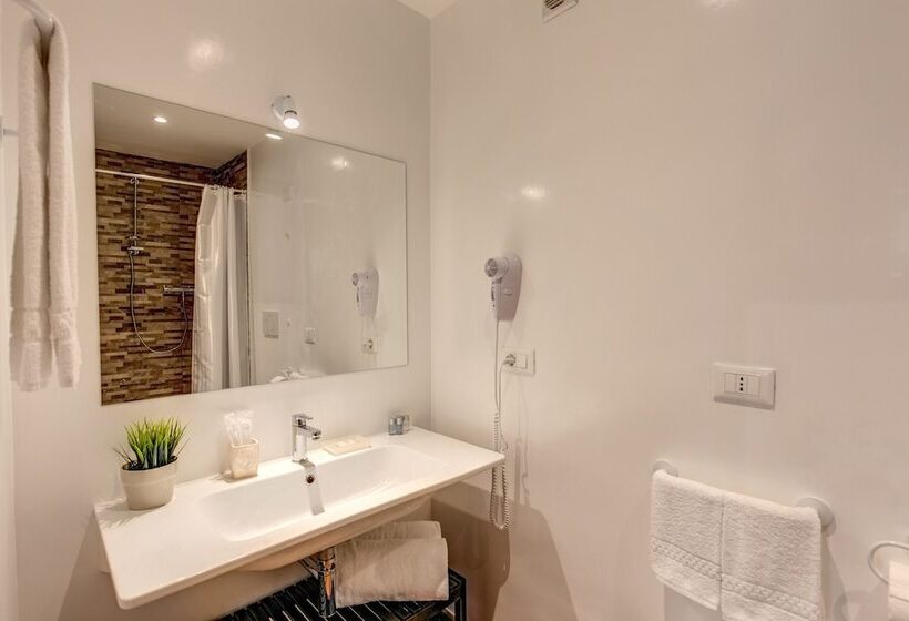 اتاق استاندارد سه نفره, Piccolo Trevi Suites