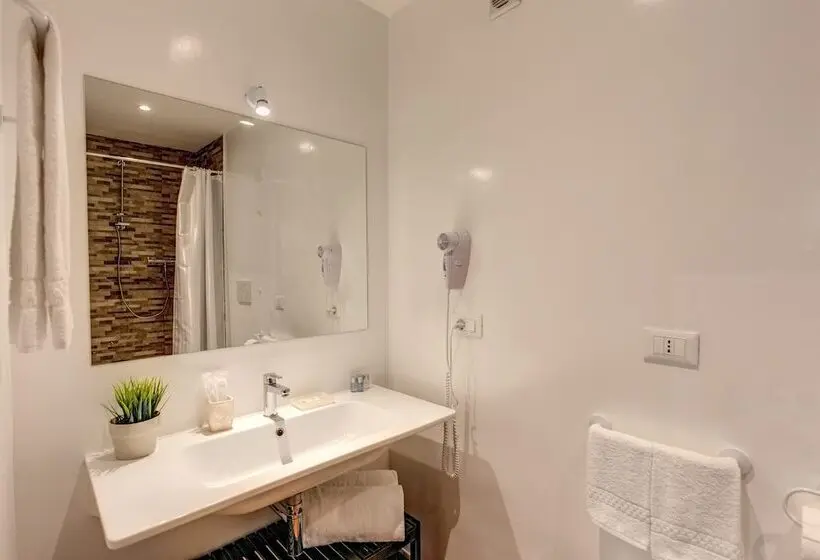 اتاق استاندارد سه نفره, Piccolo Trevi Suites