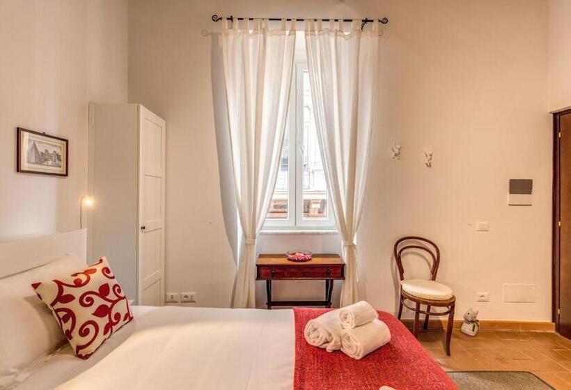 اتاق استاندارد سه نفره, Piccolo Trevi Suites