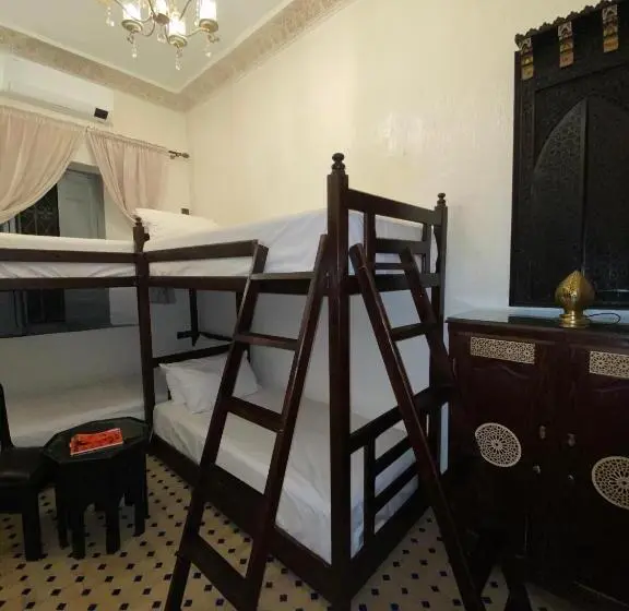 اتاق لوکس چهار تخته, Riad Skilfo
