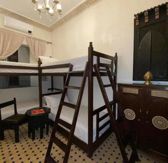 اتاق لوکس چهار تخته, Riad Skilfo