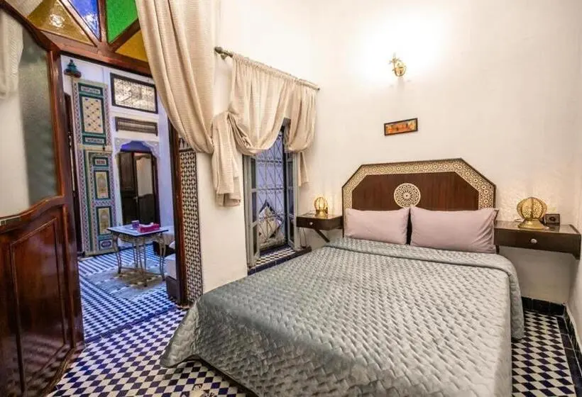 اتاق استاندارد سه نفره, Riad Skilfo