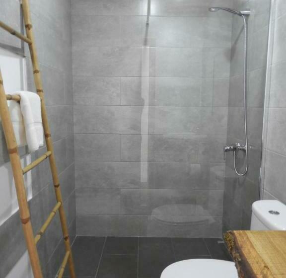 Номер Стандарт, Shark S Lodge