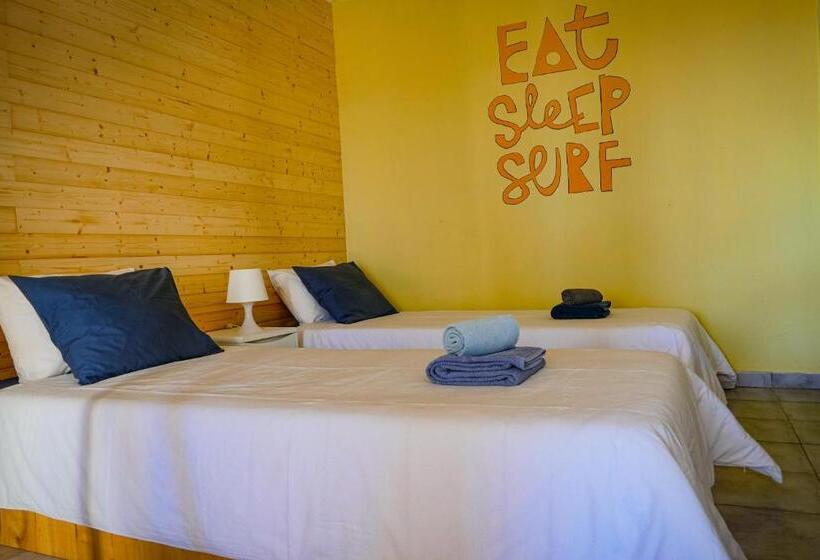 Номер Стандарт Трехместный, Shark S Lodge