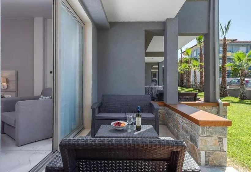 Superior-huone Puutarhanäkymä, Dionysos Hotel & Suites