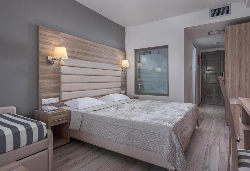 디럭스 4인 룸, Dionysos Hotel & Suites