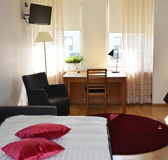 اتاق استاندارد چهار تخته, Hesehotelli Turku Linja Autoasema