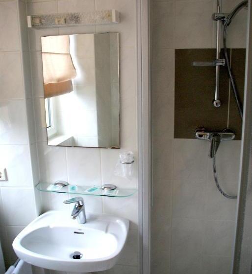 Номер Стандарт, Charly's Gare