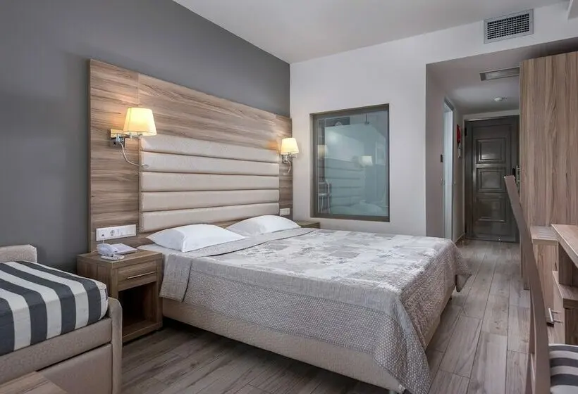 Deluxe-studio, Dionysos Hotel & Suites