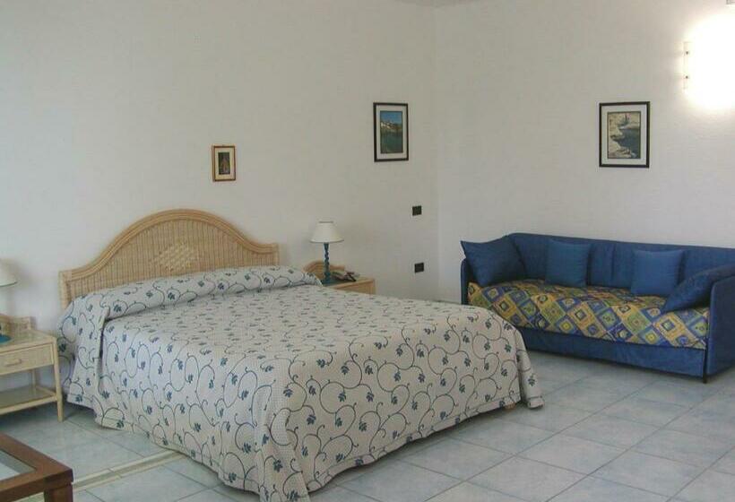 غرفة قياسية ثلاثية, Selenia Residence